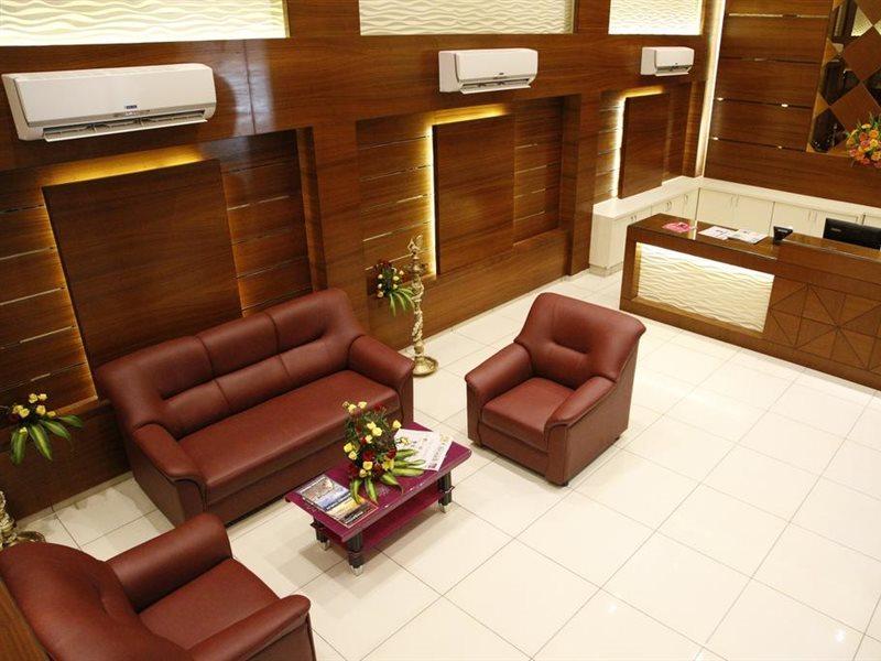 Poppys S.E.T Residency Hotel Kumbakonam Exterior photo