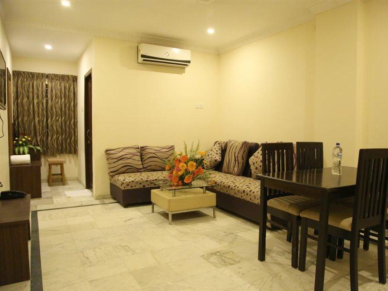 Poppys S.E.T Residency Hotel Kumbakonam Exterior photo