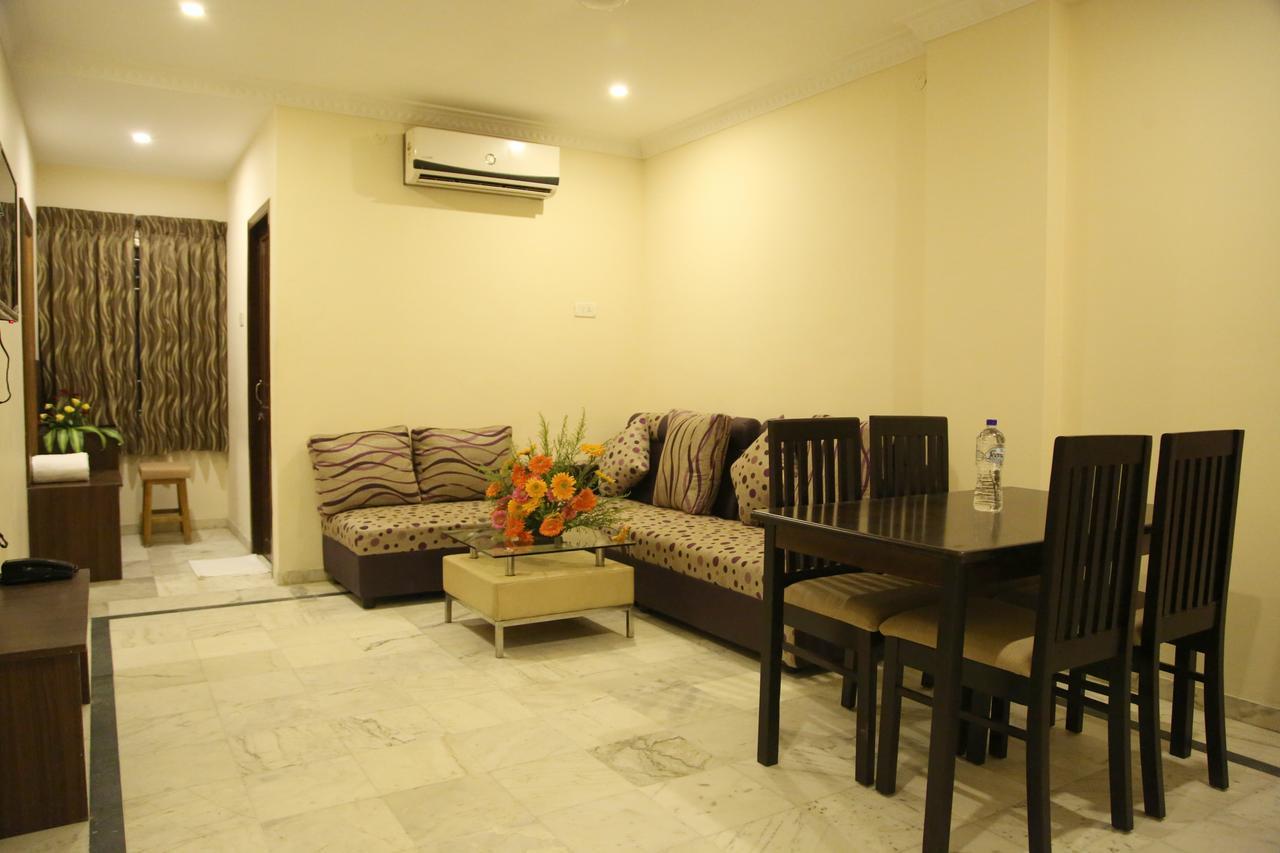 Poppys S.E.T Residency Hotel Kumbakonam Exterior photo