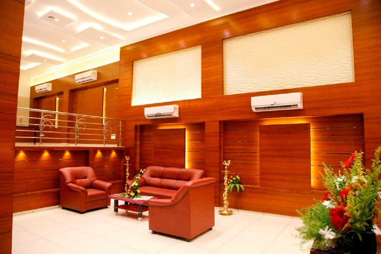 Poppys S.E.T Residency Hotel Kumbakonam Exterior photo