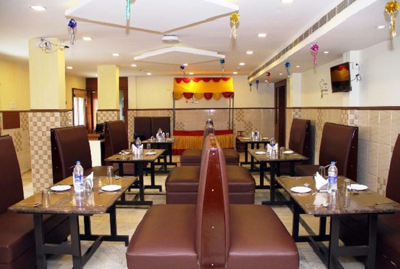 Poppys S.E.T Residency Hotel Kumbakonam Exterior photo